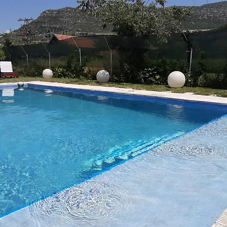 Merona With Swimming Pool *